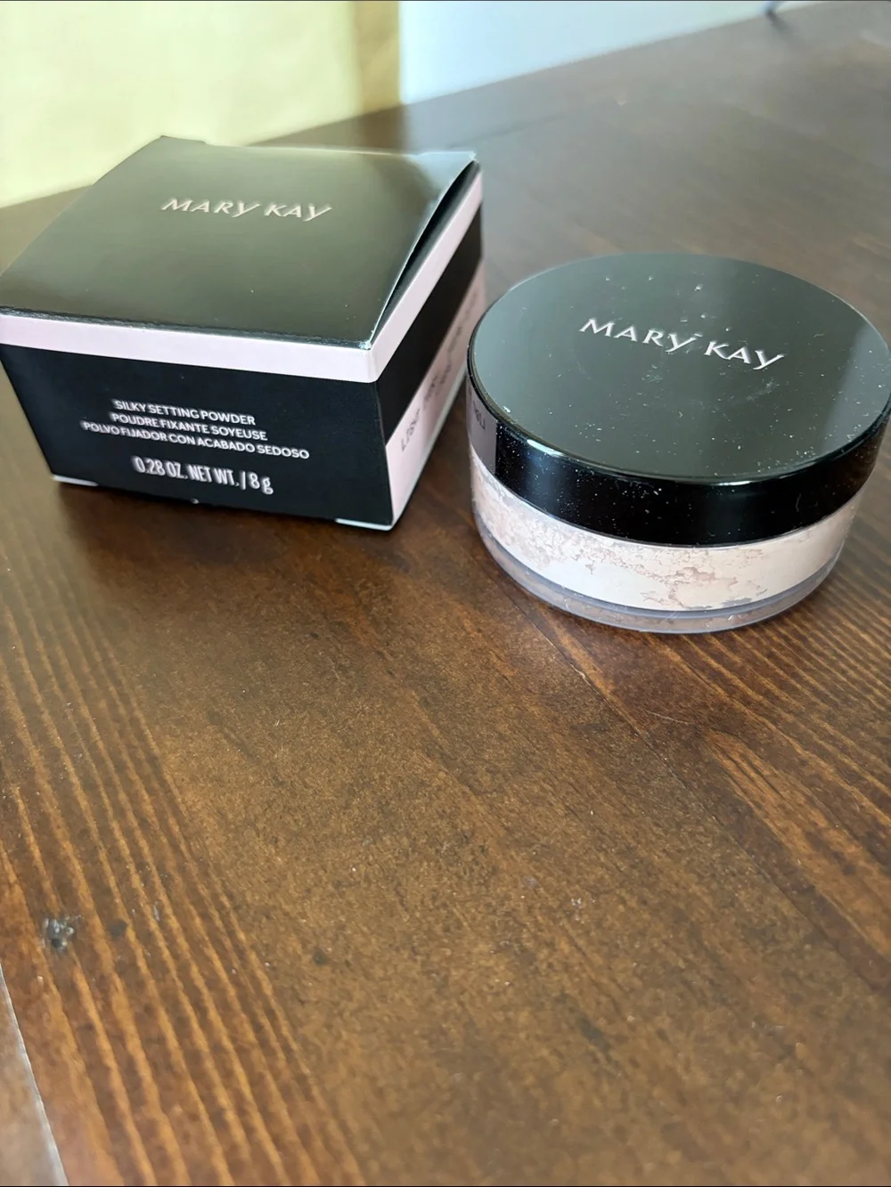 Mary Kay Silky Setting Powder